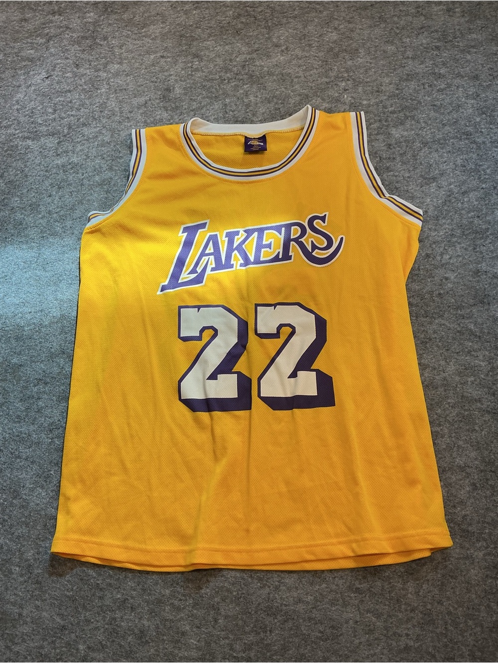Los Angeles Lakers Yellow #22 Basketball Jersey Size XL